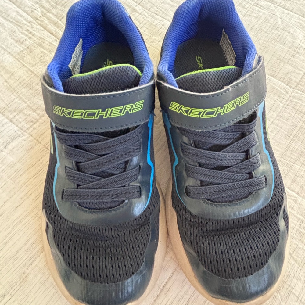 Skechers Kids' Navy and Lime Velcro Sneakers. Size 2. - Picture 2 of 5